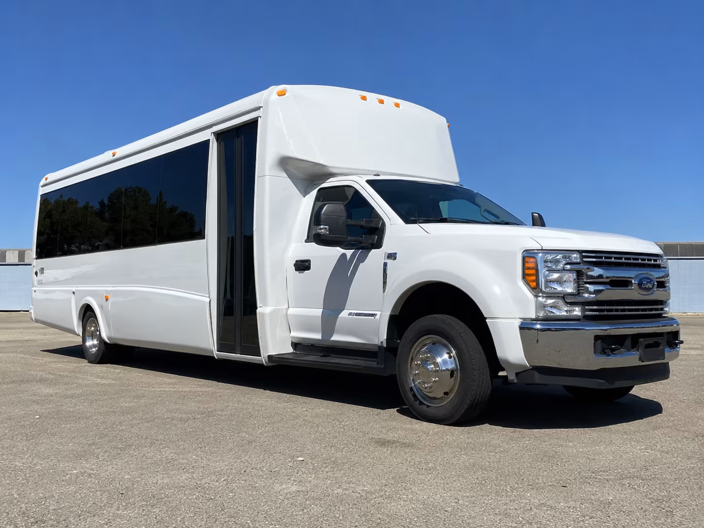 buses for winery region and environmental education trips in sonoma county