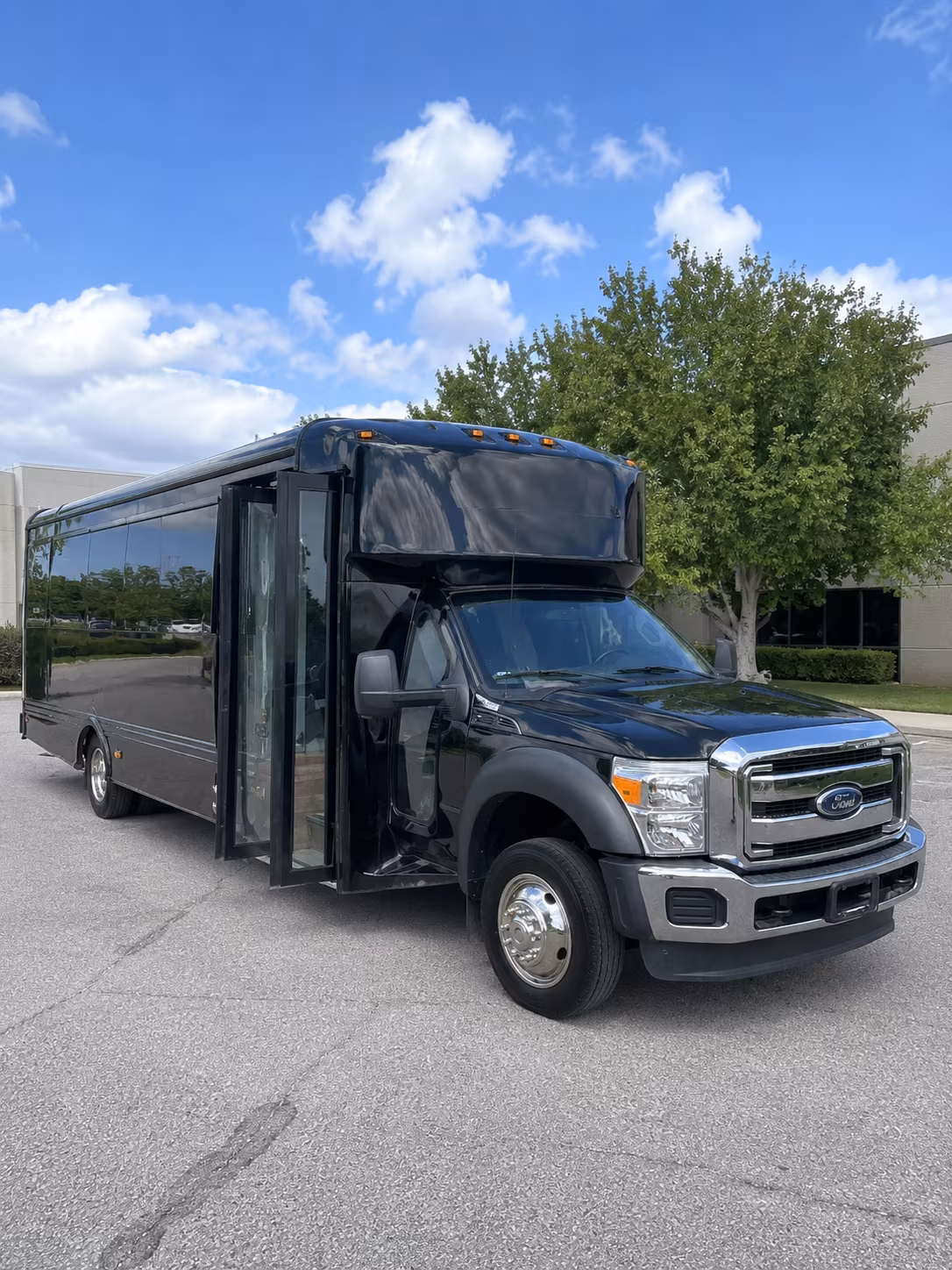 rent a party bus in santa rosa for pre prom dinners and photo stops