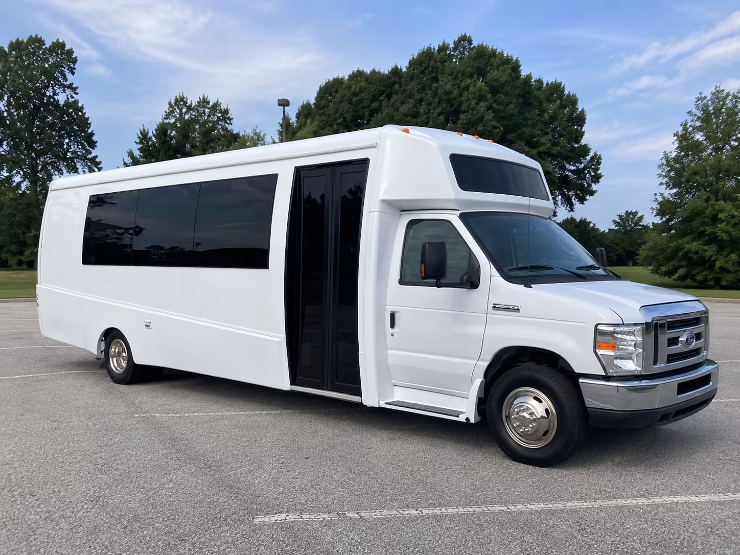 santa rosa 18 passenger party bus
