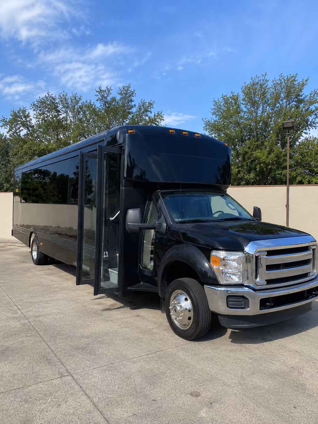 santa rosa 20 passenger party bus