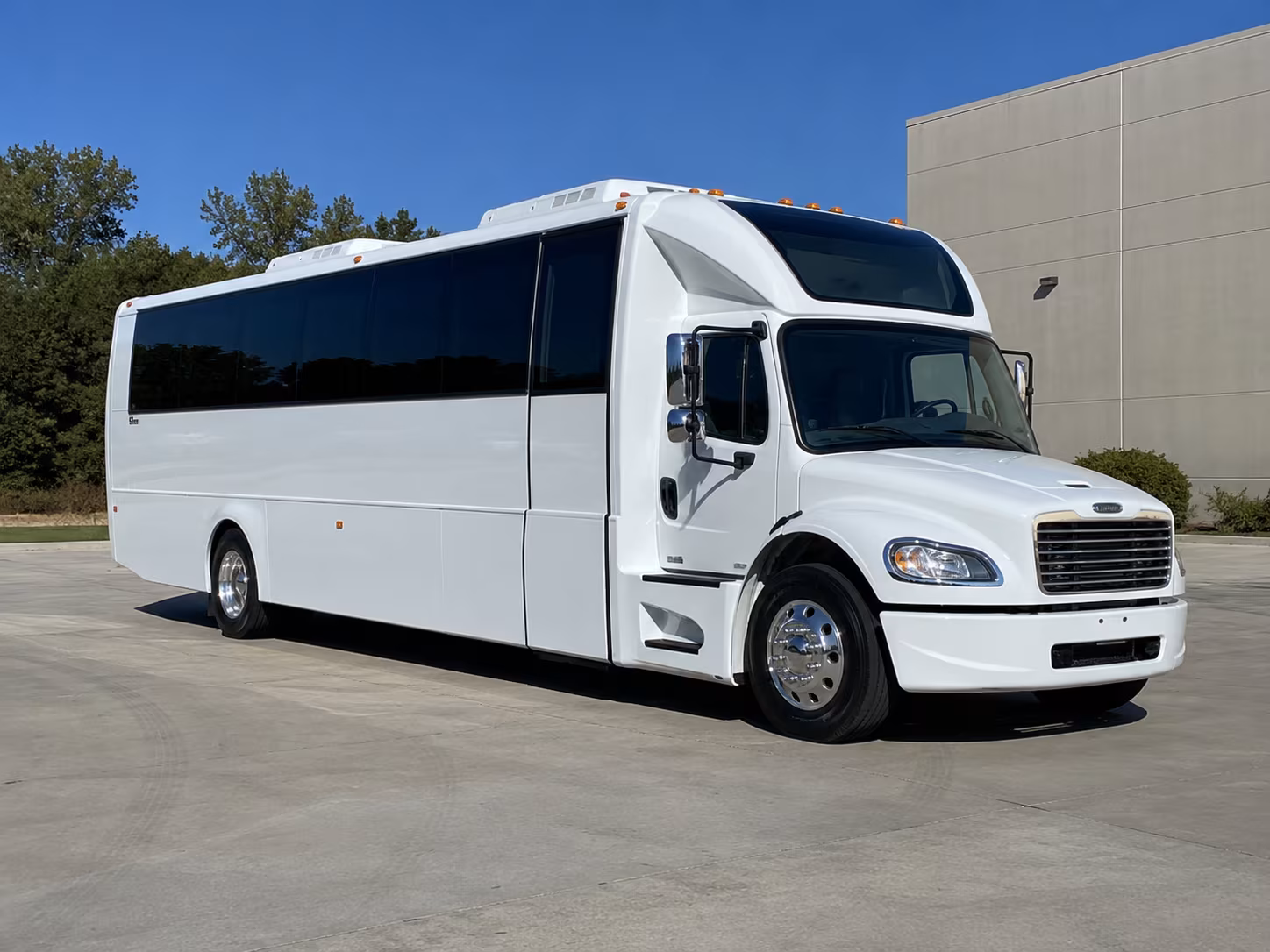 santa rosa 28 passenger party bus